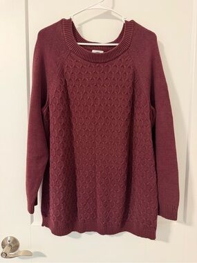 Old Navy Women's Burgundy Crewneck Textured Knit Sweater